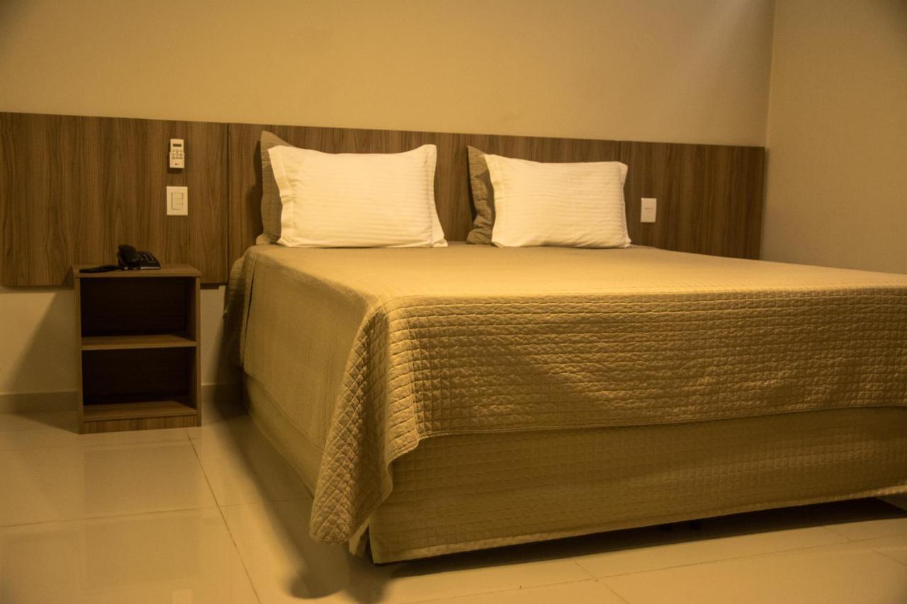 Hotel Vila Verde Penápolis Buitenkant foto