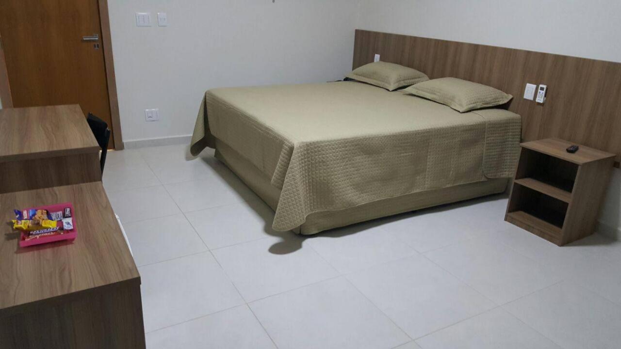 Hotel Vila Verde Penápolis Kamer foto