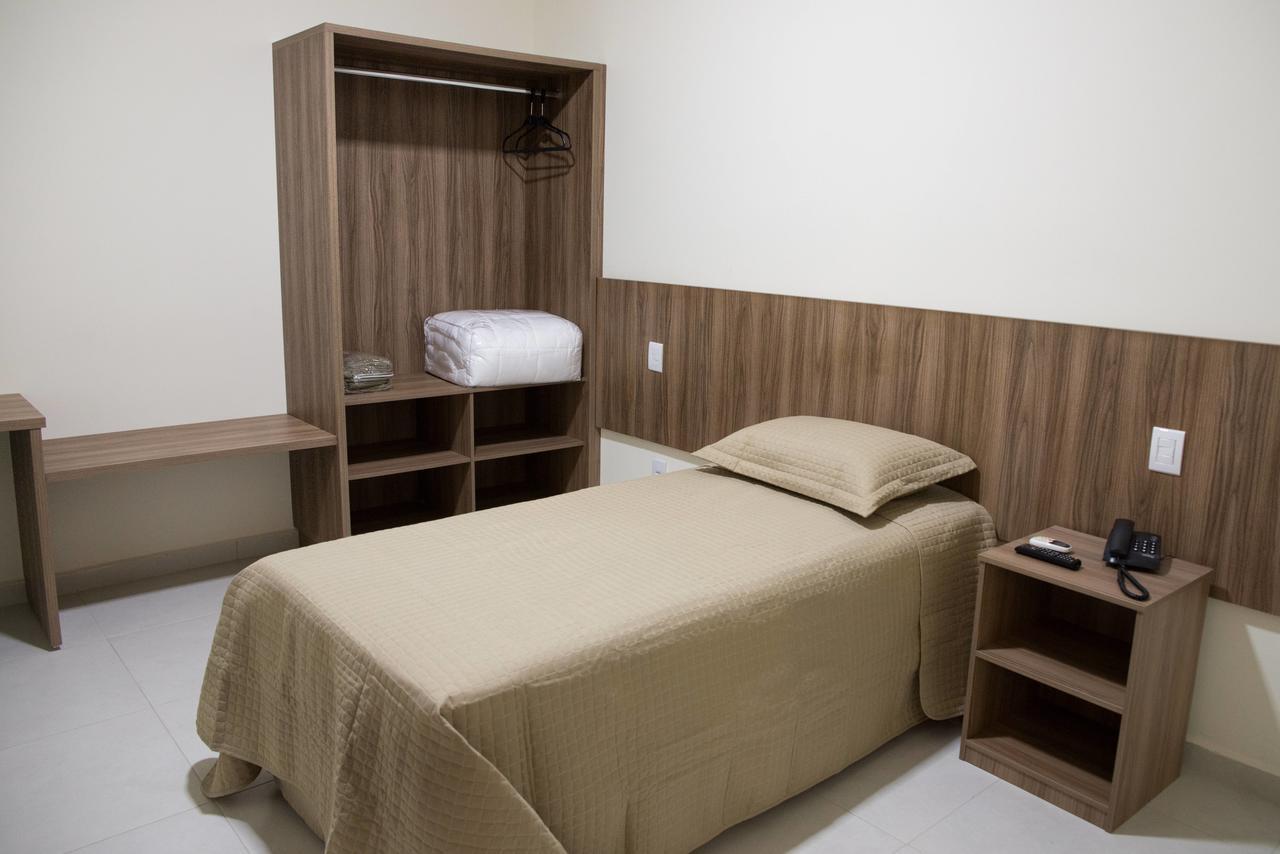 Hotel Vila Verde Penápolis Buitenkant foto